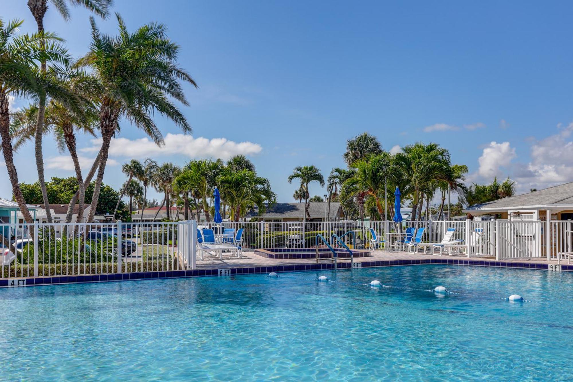 South Hutchinson Island Cottage With Beach Access! Jensen Beach Kültér fotó